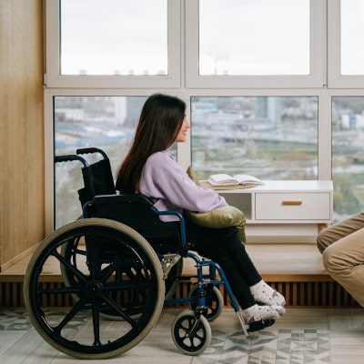 Mobilitätsbehinderungen mit ihren nicht behinderten Mitschülern